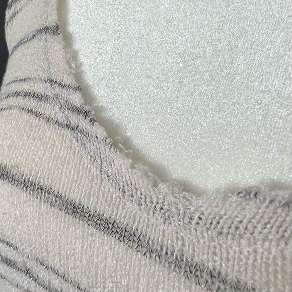 Project Social T Lightweight Striped Gray Cream Sleeveless Sweater Top- Size L - Picture 7 of 8